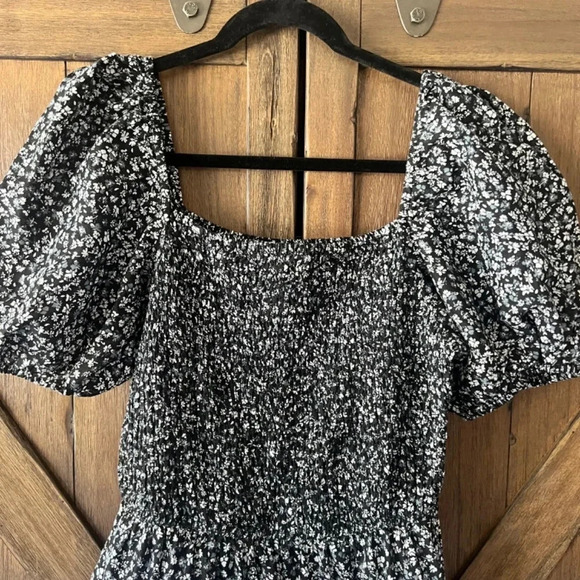 Dizzy Lizzy of Los Angeles Smocked Black & White 100% Cotton Dress Size Medium - Picture 4 of 8